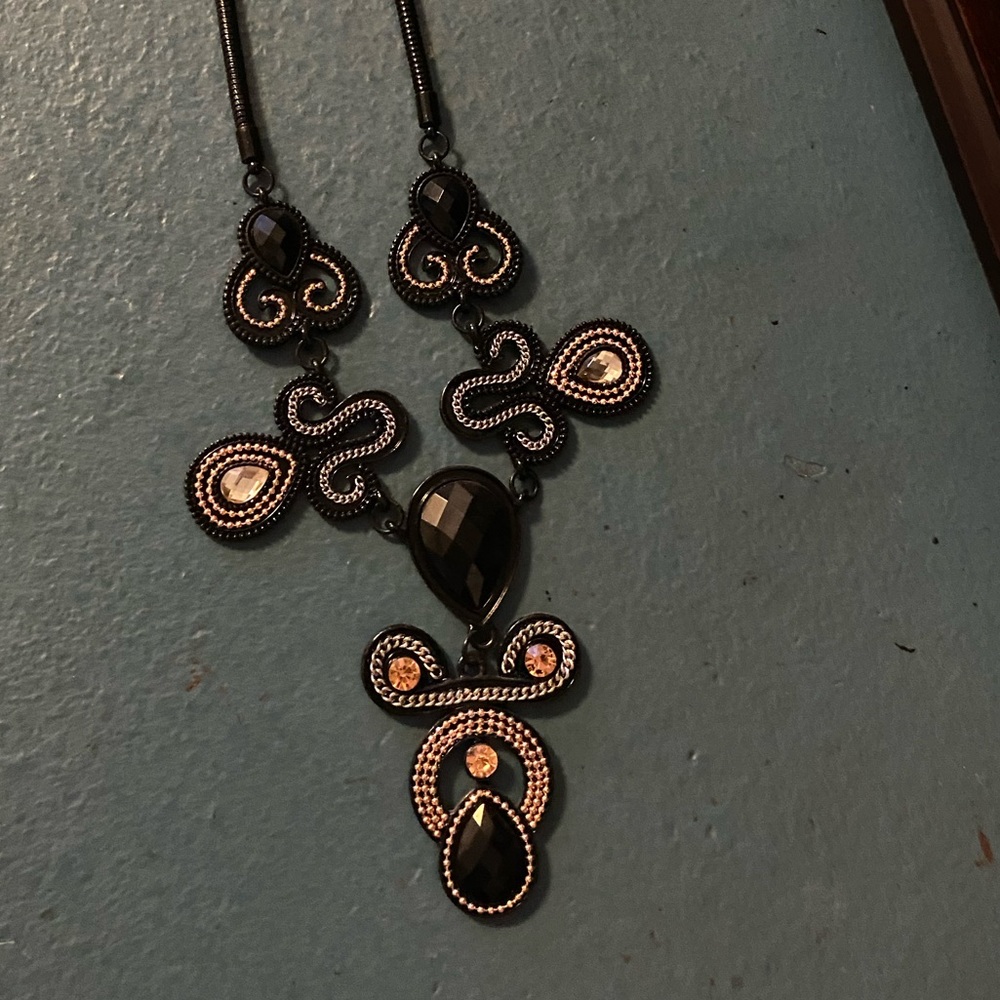 Statement necklace